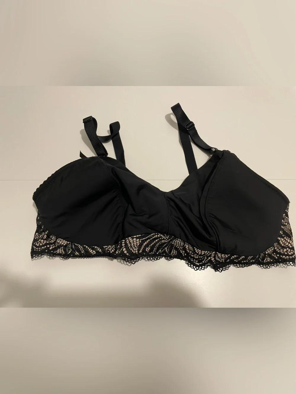 Willow Brand Women's size Medium Luxe Pumping Bra Black Lace Wearable Pump Bra